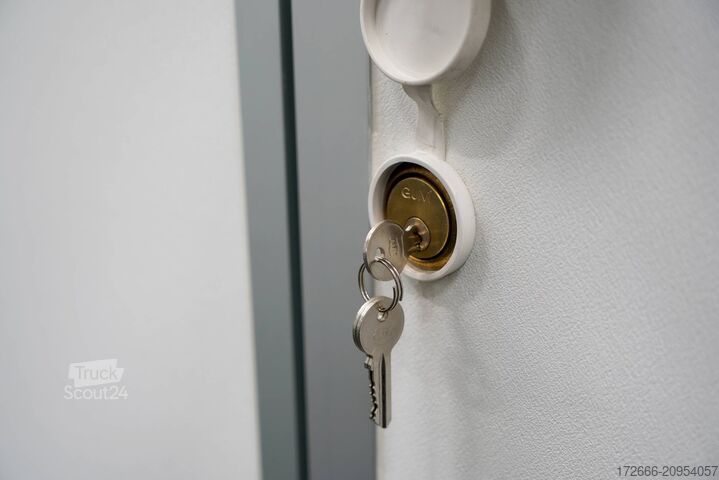  Blyss F1330HD | RAMPE | SEITENTÜR 305X146X180CM 1300KG KOFFERANHÄNGER