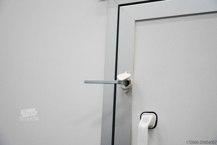  Blyss F1330HD | RAMPE | SEITENTÜR 305X146X180CM 1300KG KOFFERANHÄNGER