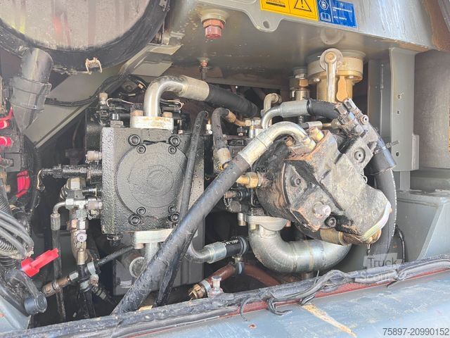 Chargeuse sur pneus LIEBHERR L 566 / 4x4 / Waage