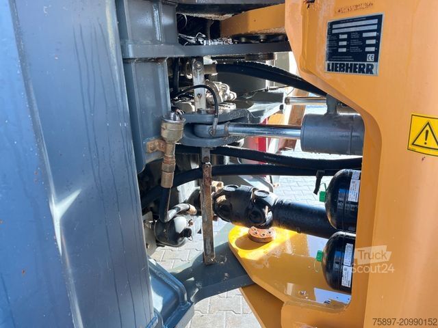 Chargeuse sur pneus LIEBHERR L 566 / 4x4 / Waage