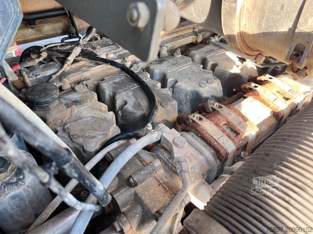 Chargeuse sur pneus LIEBHERR L 566 / 4x4 / Waage