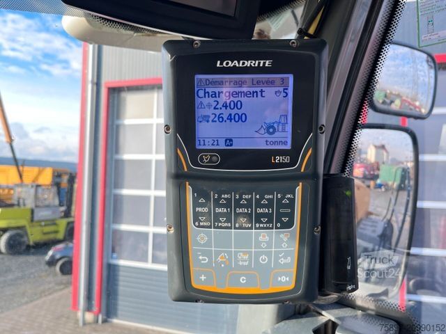 Chargeuse sur pneus LIEBHERR L 566 / 4x4 / Waage