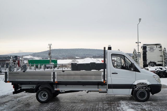 Фургон-бокс MERCEDES-BENZ SPRINTER  513 CDI / SKRZYNIOWY 4.4 m / MANUAL /