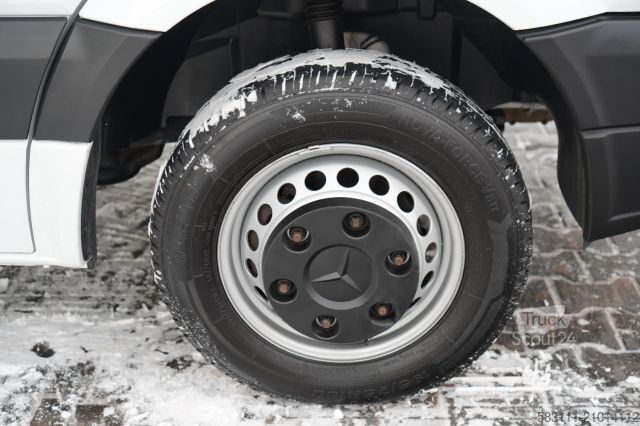 Фургон-бокс MERCEDES-BENZ SPRINTER  513 CDI / SKRZYNIOWY 4.4 m / MANUAL /