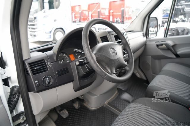 Фургон-бокс MERCEDES-BENZ SPRINTER  513 CDI / SKRZYNIOWY 4.4 m / MANUAL /