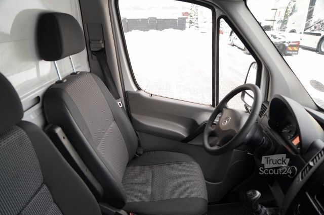 Фургон-бокс MERCEDES-BENZ SPRINTER  513 CDI / SKRZYNIOWY 4.4 m / MANUAL /