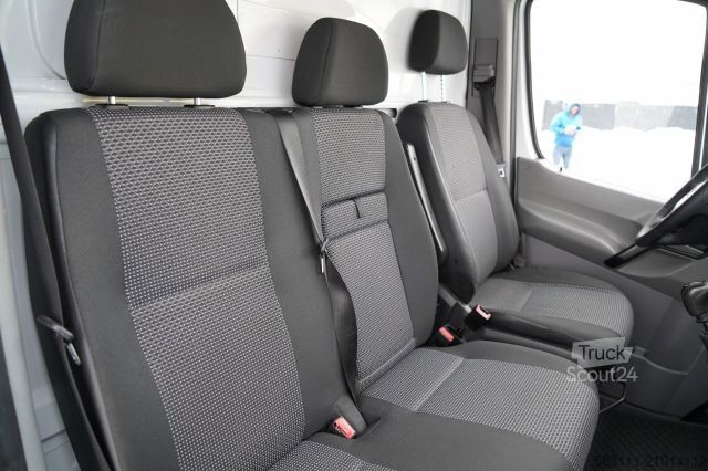 Фургон-бокс MERCEDES-BENZ SPRINTER  513 CDI / SKRZYNIOWY 4.4 m / MANUAL /