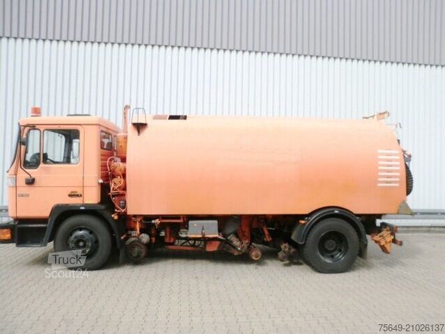 Camion per usi speciali MAN M03 14.152 4x2 M03 14.152 4x2, Schienenkehrmaschine