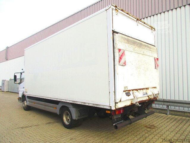 Vrachtwagen met bakwagen Mercedes-Benz Atego 815 4x2
