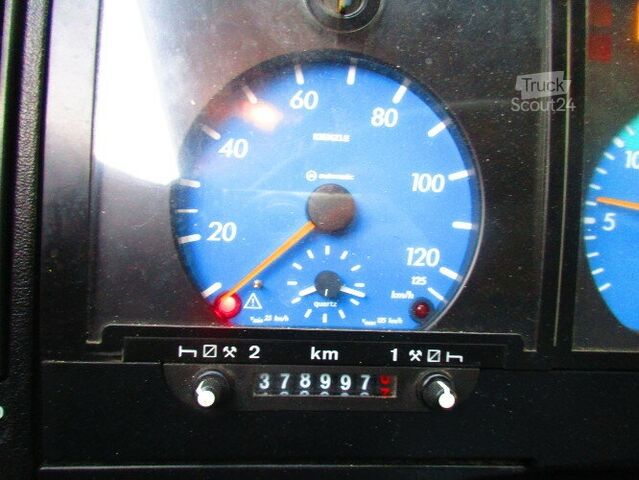 Vrachtwagen met bakwagen Mercedes-Benz Atego 815 4x2