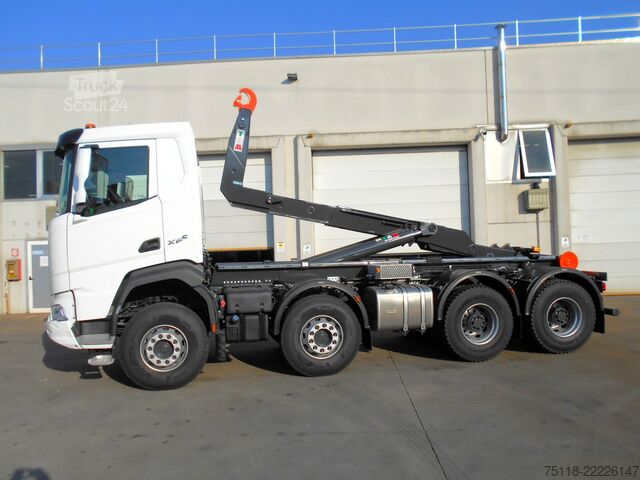 Kanca kasalı yük kamyonu (roll-off) DAF XF 530 8x4 - SCARRABILE TAM T40