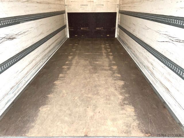Vrachtwagen met bakwagen MAN TGL 12.220 / 6,10m Junge Koffer / LBW / AHK