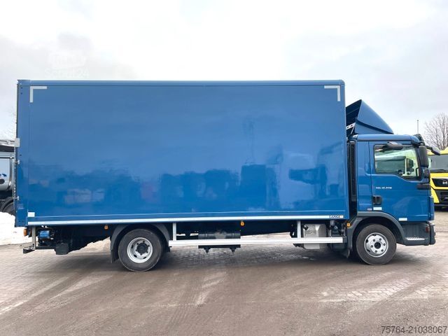 Vrachtwagen met bakwagen MAN TGL 12.220 / 6,10m Junge Koffer / LBW / AHK