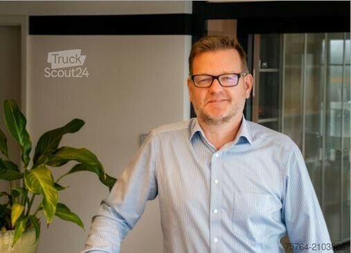 Vrachtwagen met bakwagen MAN TGL 12.220 / 6,10m Junge Koffer / LBW / AHK