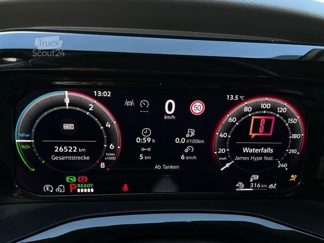 Микробус VOLKSWAGEN T7 Multivan Style eHybrid KR 4MOTION AHK Matrix