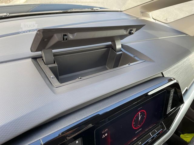 Микробус VOLKSWAGEN T7 Multivan Style eHybrid KR 4MOTION AHK Matrix