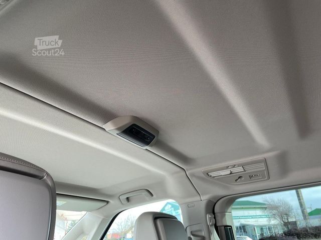 Микробус VOLKSWAGEN T7 Multivan Style eHybrid KR 4MOTION AHK Matrix