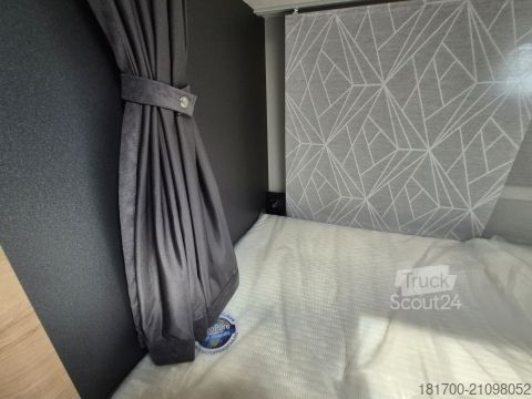 Ημιενσωματωμένο αυτοκινούμενο τροχόσπιτο Knaus L!VE TI 700 MEG Platinum Selection *2025*4.000Kg*140*Activ Plus*