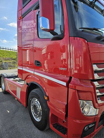Standardtraktor Mercedes-Benz Actros 1851