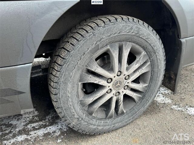 Stationvogn med højt tag Mercedes-Benz Sprinter - camper built for snowmobiling