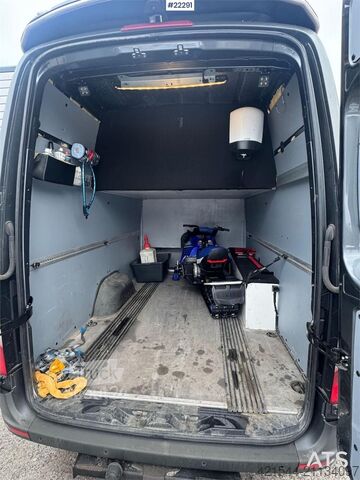 Stationvogn med højt tag Mercedes-Benz Sprinter - camper built for snowmobiling