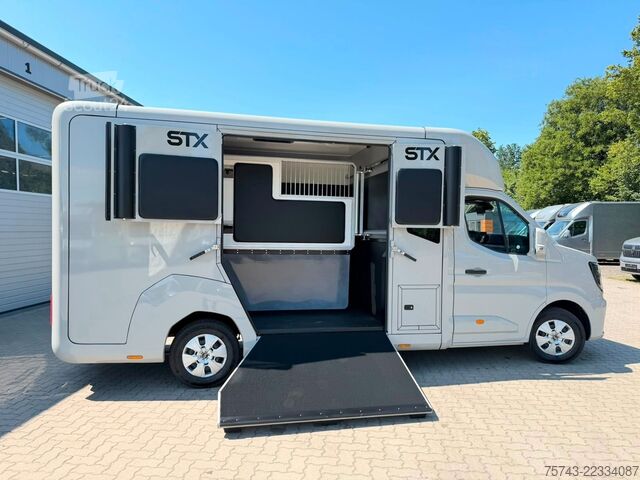 Lopbarības pārvadātājs RENAULT Master STX 5 Sitzer Haras ex. Lang Automatik