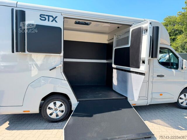 Lopbarības pārvadātājs RENAULT Master STX 5 Sitzer Haras ex. Lang Automatik