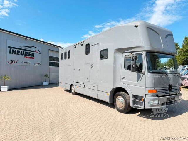 Galvijų vežimo sunkvežimis MERCEDES-BENZ ATEGO 1218  5  Pferde  Wohnung Dusche
