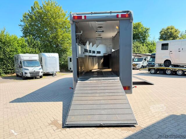 Galvijų vežimo sunkvežimis MERCEDES-BENZ ATEGO 1218  5  Pferde  Wohnung Dusche