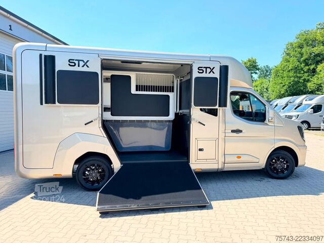 Lopbarības pārvadātājs RENAULT Master STX 5 Sitzer Haras ex. Lang Automatik
