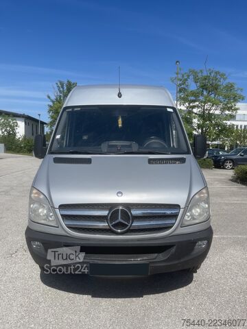 Minibus Mercedes-Benz Sprinter 519 CDI - 22 seats (516)