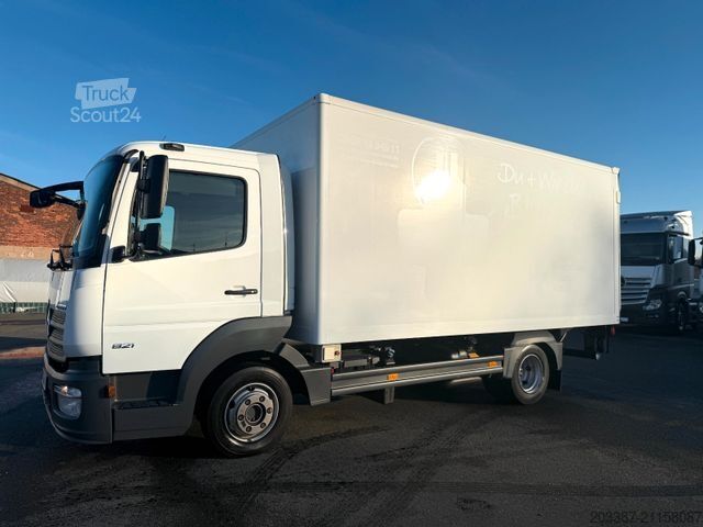 Vrachtwagen met bakwagen MERCEDES-BENZ Atego 821/ isoliert mit Heizfunktion/ 3-Sitzer