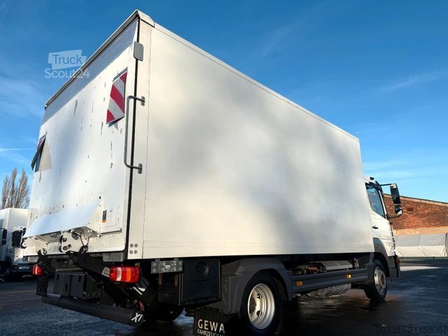 Vrachtwagen met bakwagen MERCEDES-BENZ Atego 821/ isoliert mit Heizfunktion/ 3-Sitzer