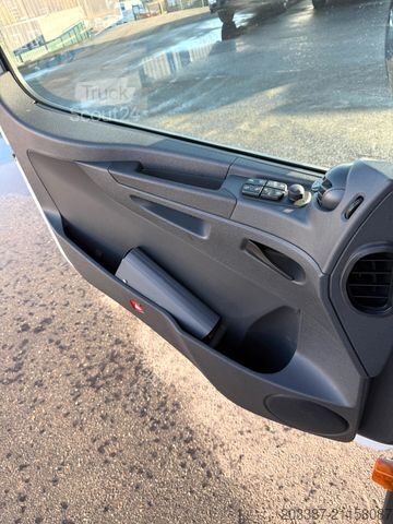 Vrachtwagen met bakwagen MERCEDES-BENZ Atego 821/ isoliert mit Heizfunktion/ 3-Sitzer