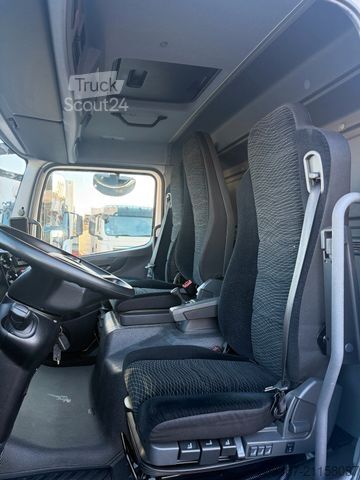 Vrachtwagen met bakwagen MERCEDES-BENZ Atego 821/ isoliert mit Heizfunktion/ 3-Sitzer