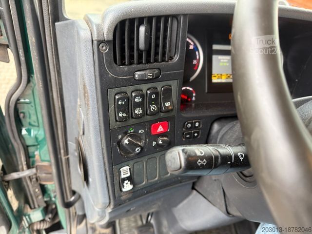 Samochód do przewozu drewna SCANIA R560 6x4 Holztransport Kran LOGLIFT HIAB 140S79R