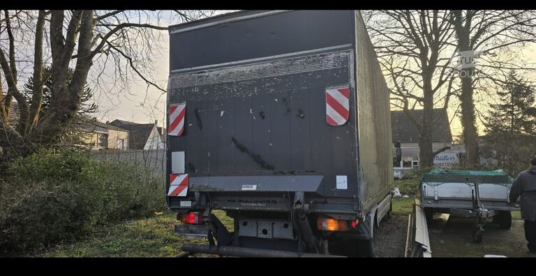 Box truck Mercedes-Benz Atego 815