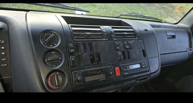 Box truck Mercedes-Benz Atego 815