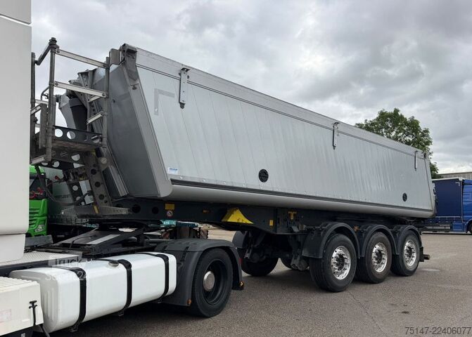 Sklopný návěs SCHMITZ CARGOBULL 3-Achs Alu Thermo-Kippmulde Asphalt Lifta. 25m³