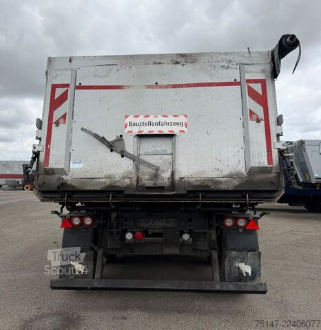 Sklopný návěs SCHMITZ CARGOBULL 3-Achs Alu Thermo-Kippmulde Asphalt Lifta. 25m³