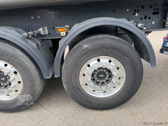 Sklopný návěs SCHMITZ CARGOBULL 3-Achs Alu Thermo-Kippmulde Asphalt Lifta. 25m³