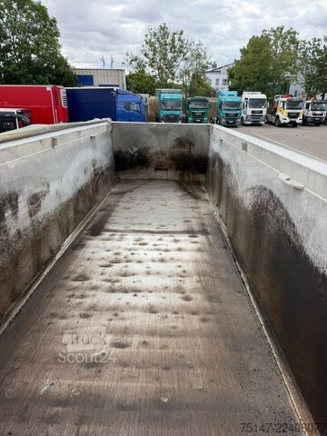 Sklopný návěs SCHMITZ CARGOBULL 3-Achs Alu Thermo-Kippmulde Asphalt Lifta. 25m³