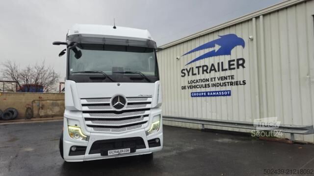Standard tractor unit Mercedes-Benz Actros 1853