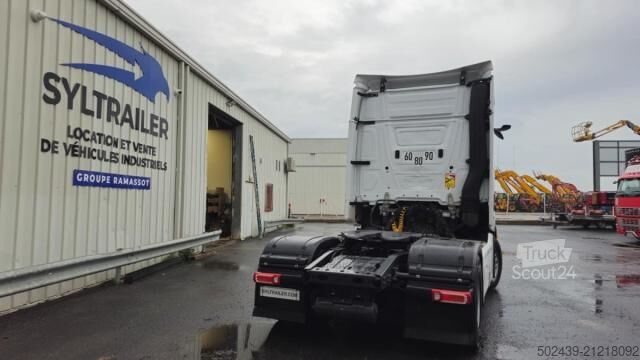 Standard tractor unit Mercedes-Benz Actros 1853