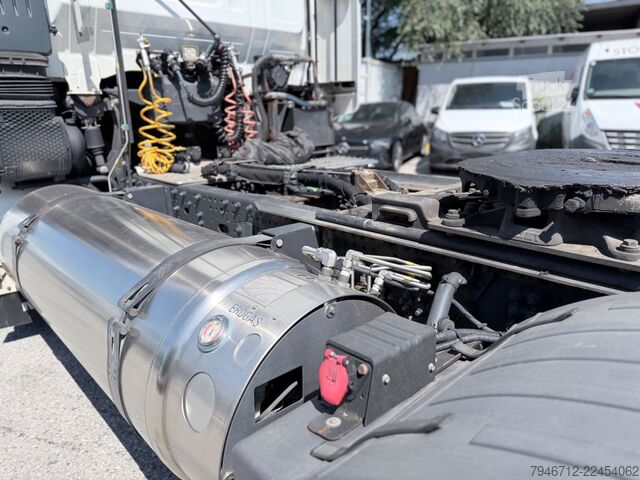 Cap tractor standard IVECO AS 460 ST / LNG KIPPHYDRAULIK TÜV 383.000KM 2019
