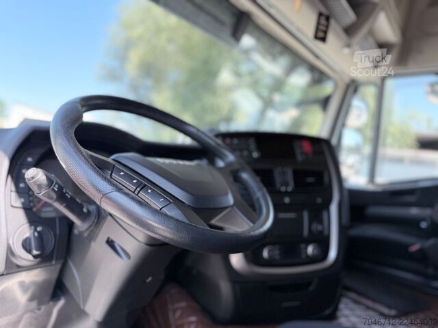 Cap tractor standard IVECO AS 460 ST / LNG KIPPHYDRAULIK TÜV 383.000KM 2019