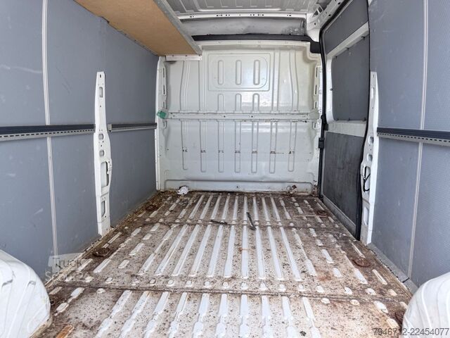 Vans ar augstu jumtu PEUGEOT Boxer Kasten Hochraum L3H2 BlueHDi 130 Klima