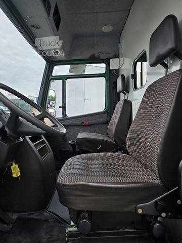 Dodávka s vysokou strechou MERCEDES-BENZ 711 D Vario Schiebetüre geschlossener Kasten