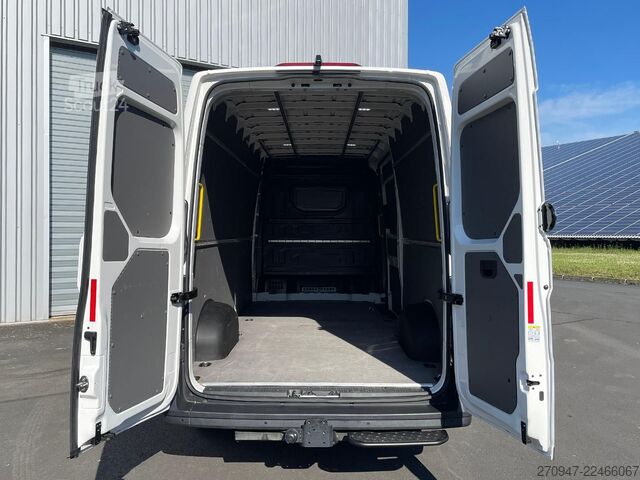 Magas tetős furgon VW Crafter Kasten 35 L4H3 NAV RFK äden