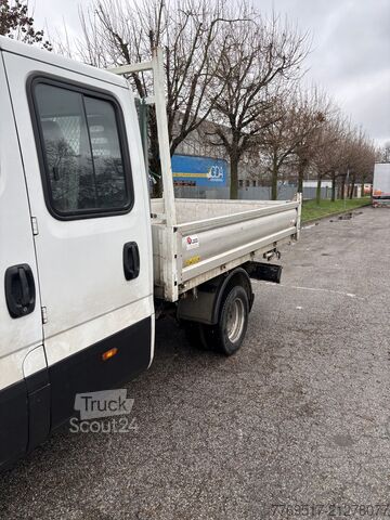 Furgone ribaltabile a tre lati a 7 posti Iveco Dayli 35c16 35c16